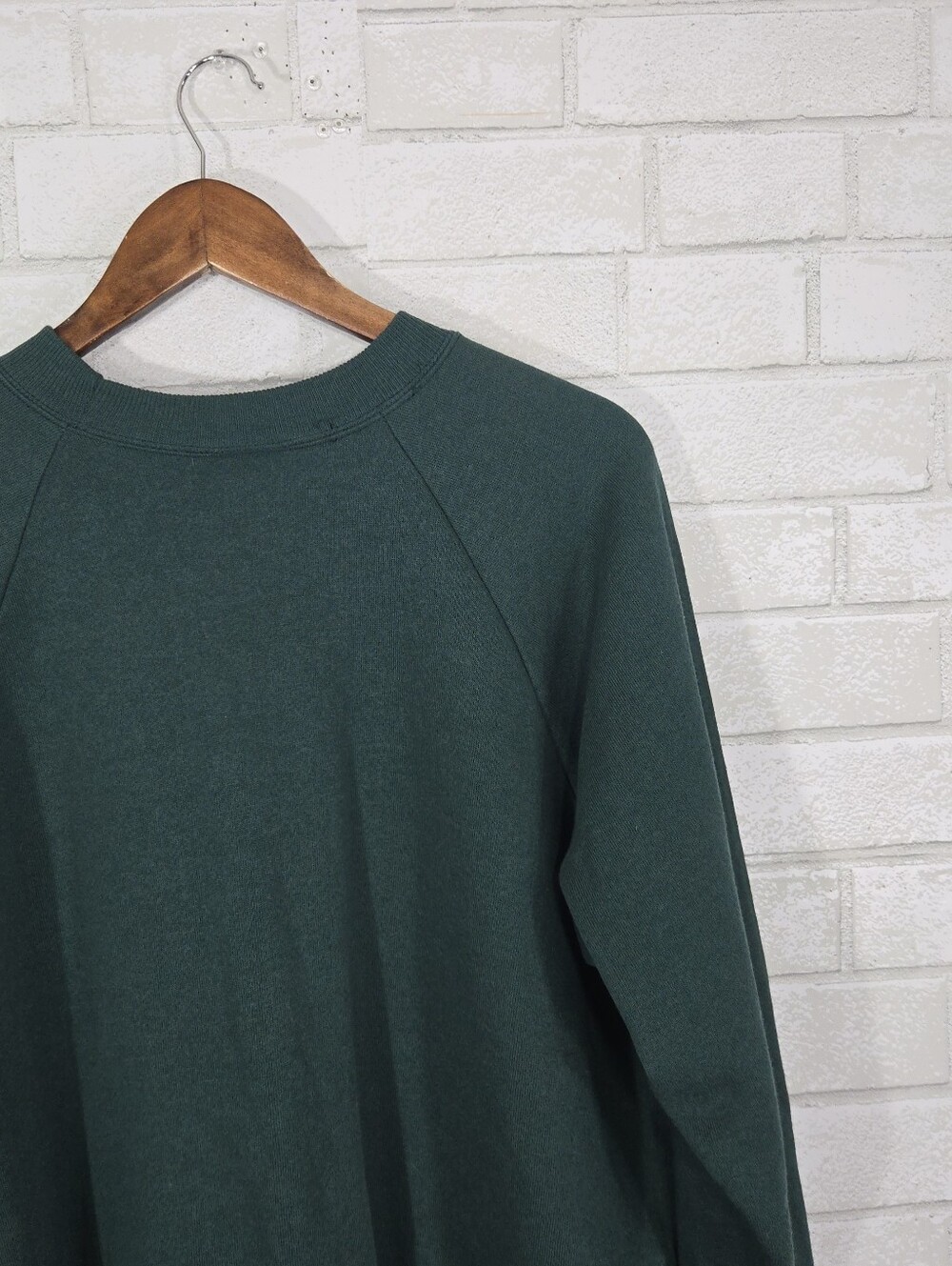 Hanes dark green crew-neck sweatshirt - Picture 12 of 14